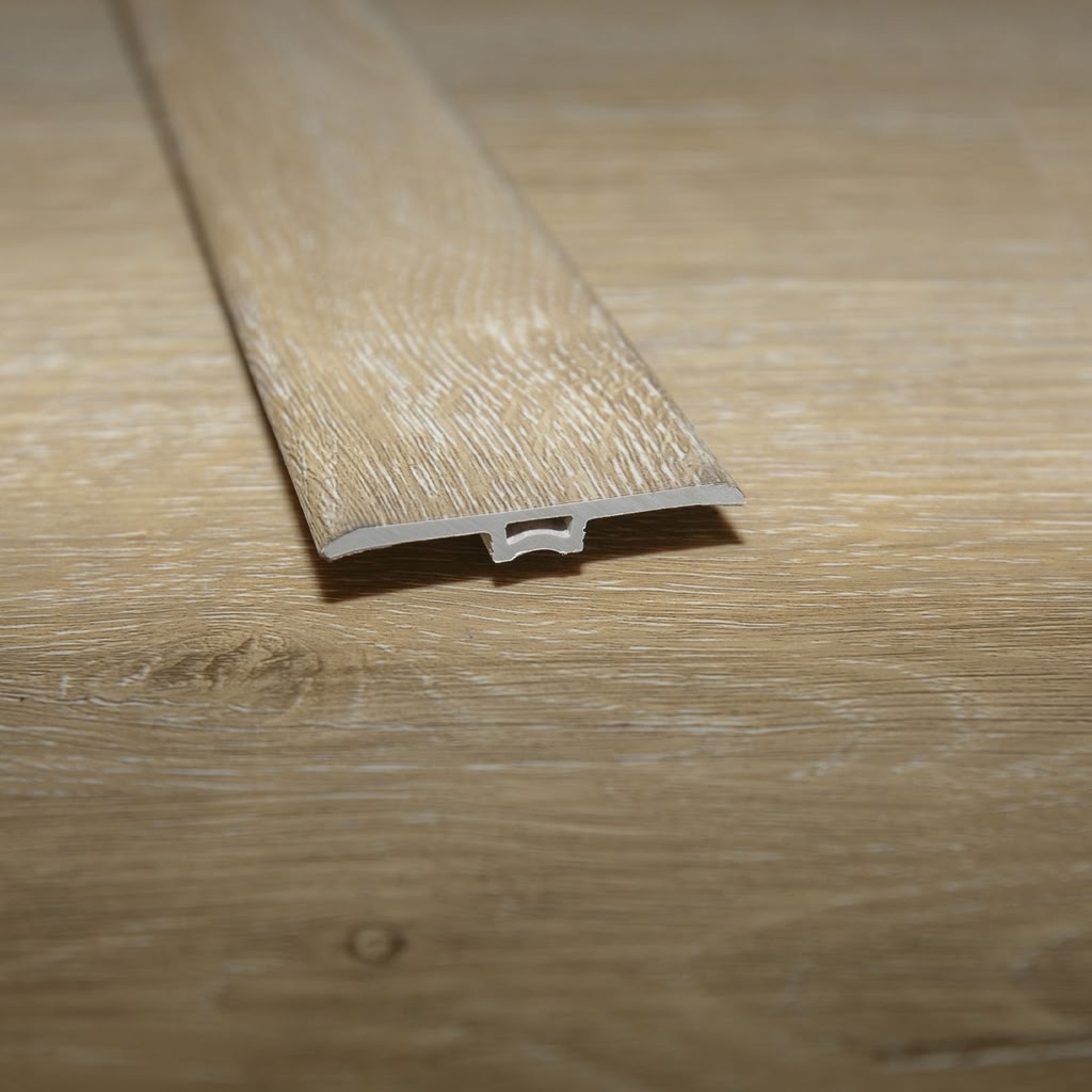 Tristao T-Molding